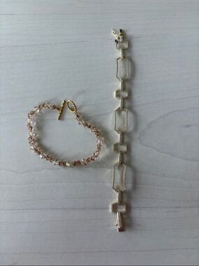 Gold Geometric Link Bracelet with Pink Crystal Bead Accent